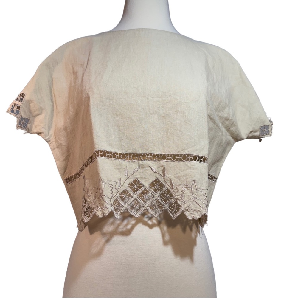 Vintage 1980’s Maurada Cream Dainty Crochet Flutter Sleeve Crop Top ✨Like New✨ - Picture 9 of 13